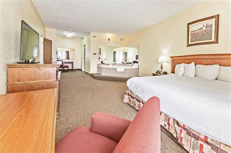 Resort Rooms & Suites in Branson, MO .